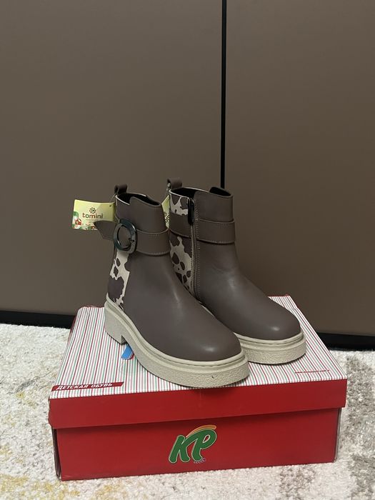 Детский кожаный ботинок