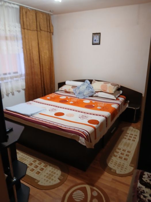 Vând apartament cu 3 camere tg jiu