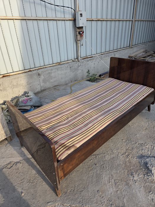Продам кровать советский.