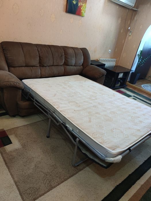 Продам диваны и кресло