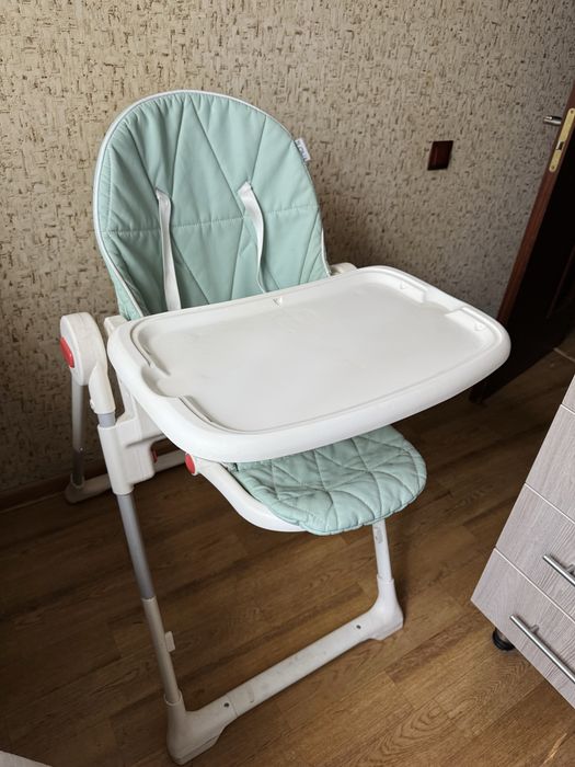 Продам стульчик для кормления.