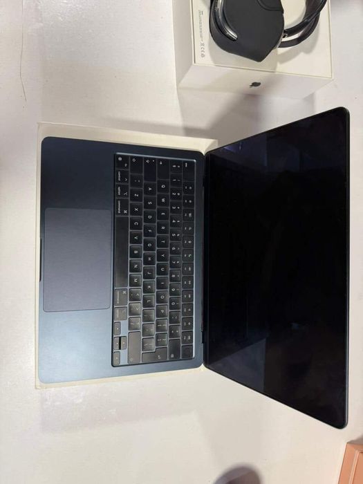 Apple Macbook Air 13 M3 8/256 Midnight