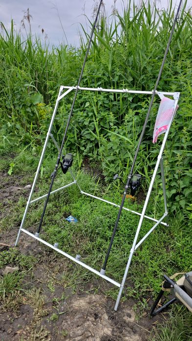 Vând suport lansete rezervă