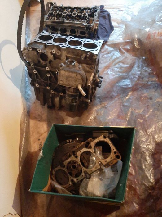 Глава, Колянов вал, бутала и биела AUDI A4 2.0 бензин 2002г.