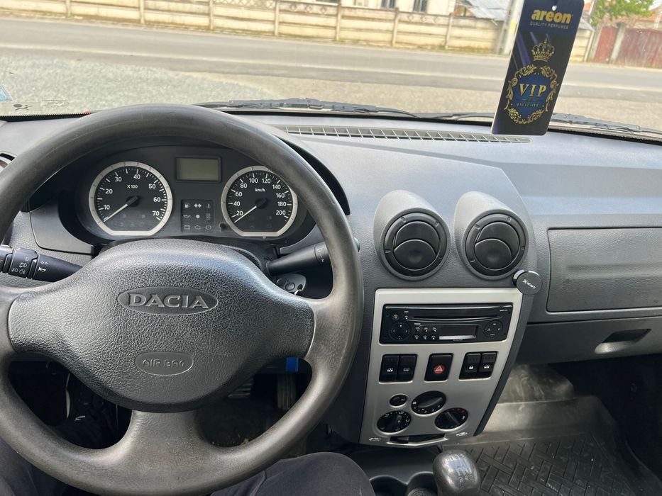 Dacia logan 1.6 .