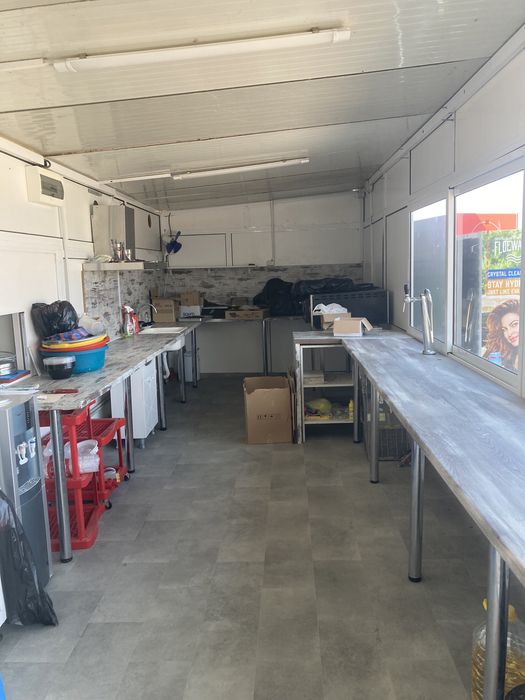 Павилион,Заведение от алуминиева конструкция