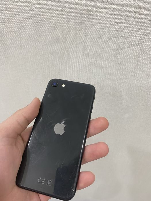 Айфон se в очень хорошем состоянии