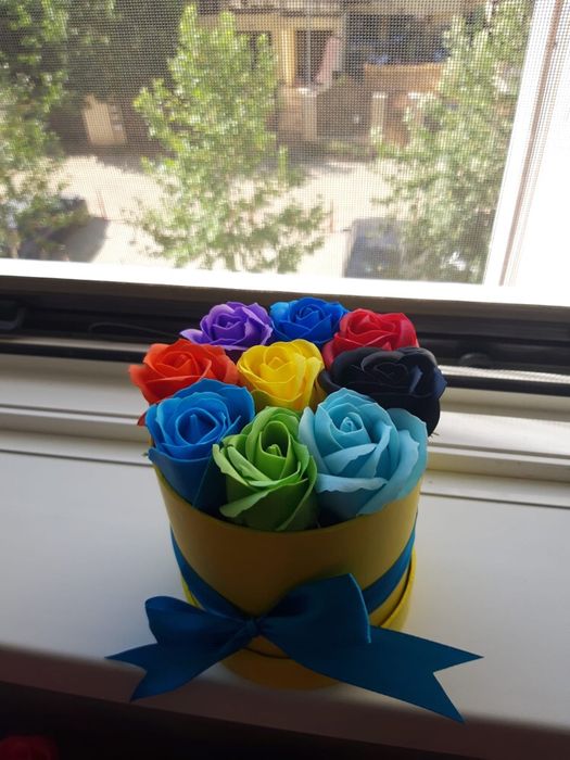 Cadou cutie cu trandafiri de sapun 50 lei