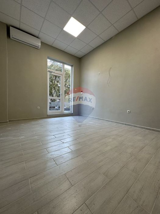 Дава се под наем Магазин в Варна, Гранд Мол Варна - 130 кв.м за 765 € - Снимка #6