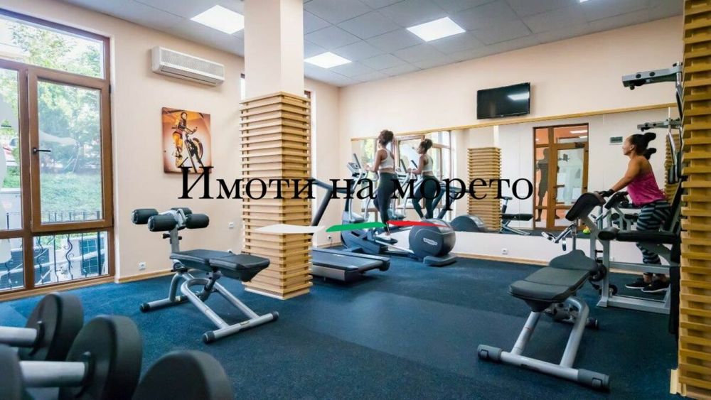 Луксозно обзаведен двустаен с изглед море на първа линия, Свети Влас