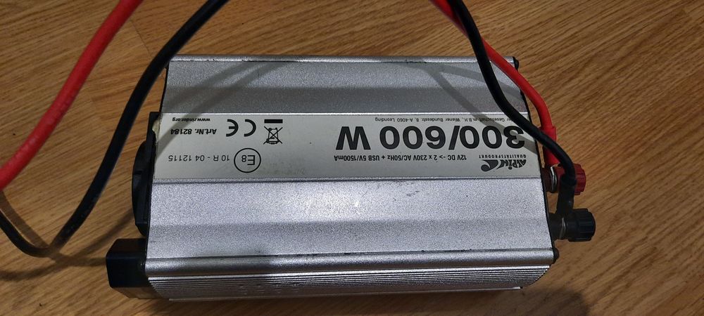Invertor 12v la 220 v, 300  W