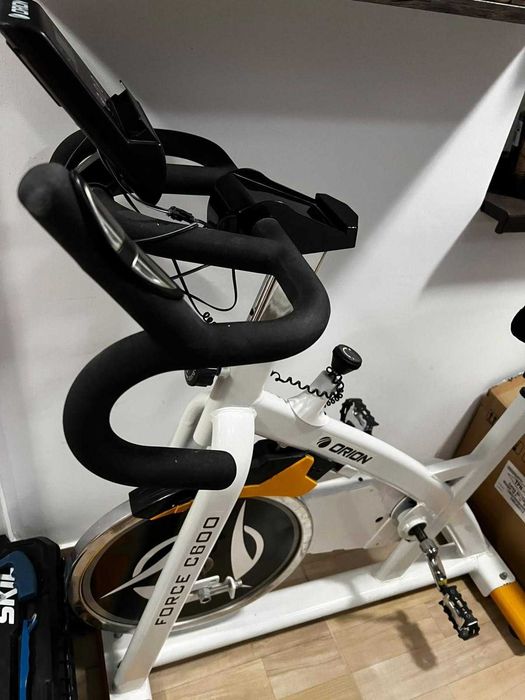 Bicicleta spinning ORION Force C600 cu volanta 18kg