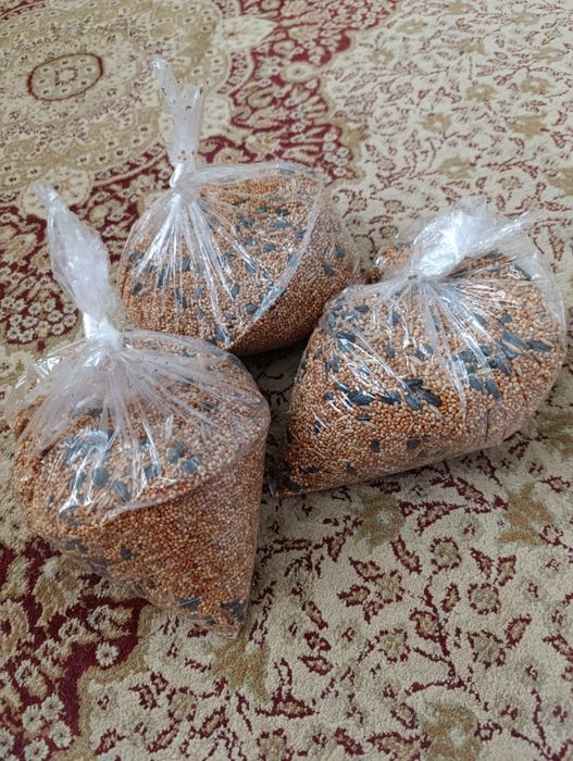 Корм для птиц, попугаев