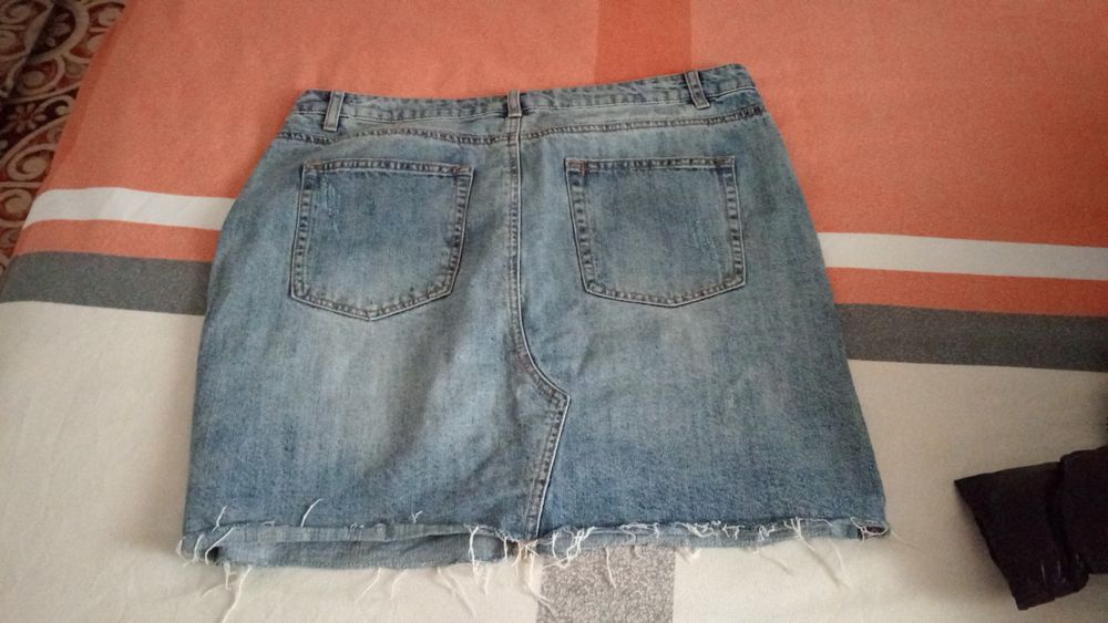 Fusta de blugi mărimea 42-44