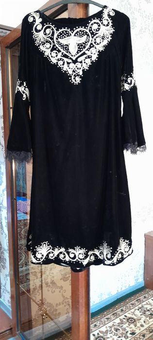 Tozza barxt balgarka mato rangi qora dvoyka ko'ylak popop urilgan