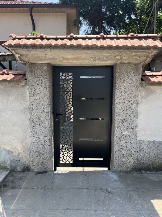 Врати и оградни пана парапети декорация