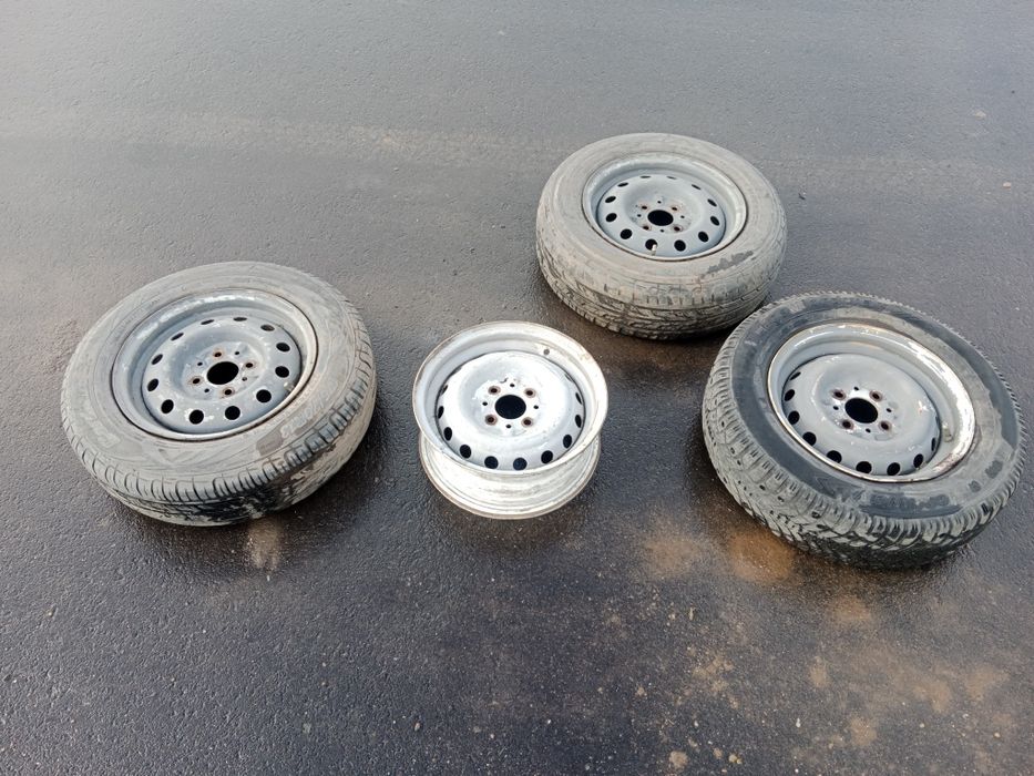 Продам шины с диском