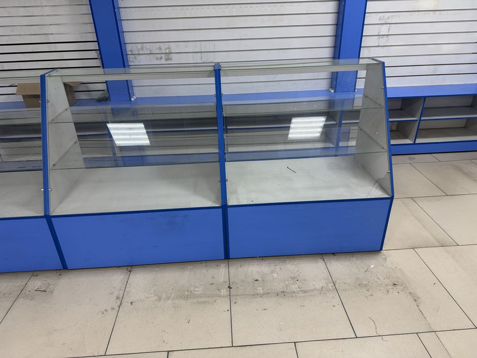 Витрина для магазина и полк