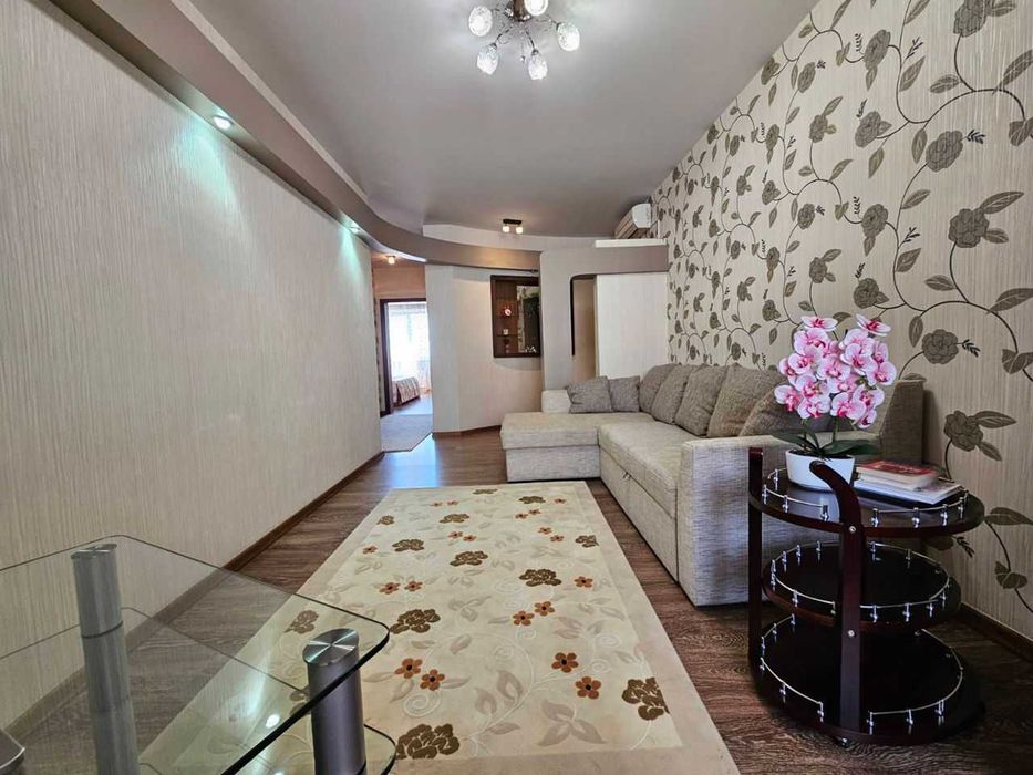 Дава се под наем Двустаен апартамент в София, Борово - 70 кв.м за 425 € - Снимка #2