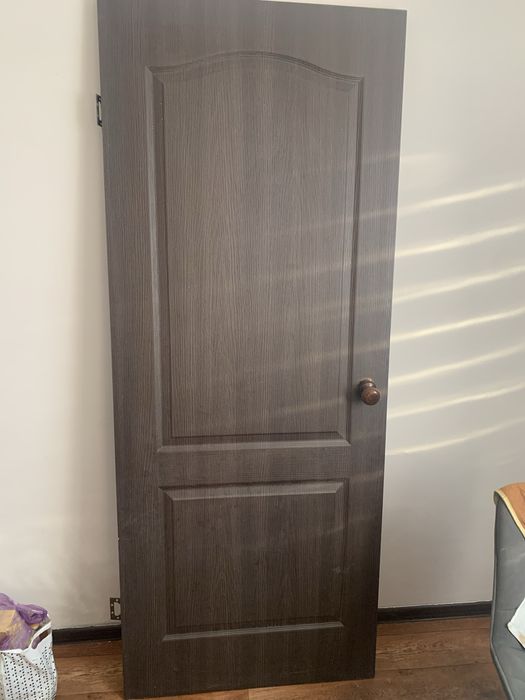 Двери межкомнатные б/у