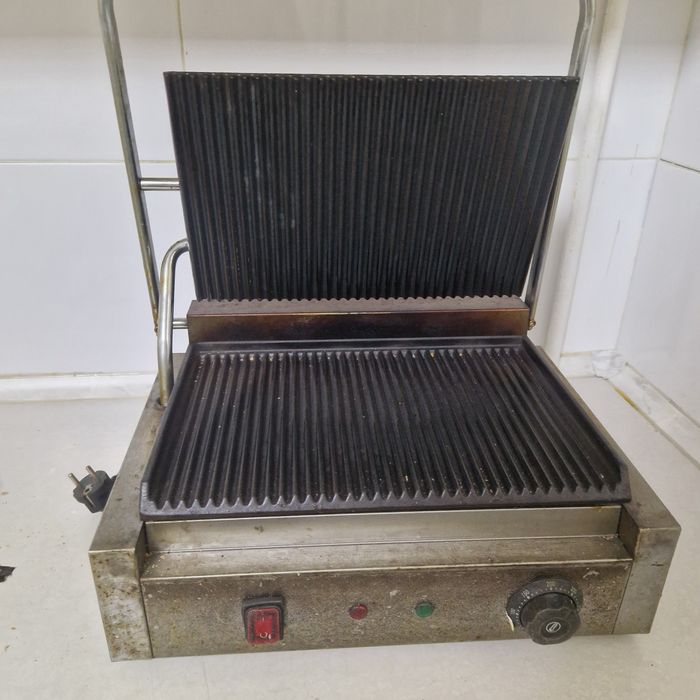Продаю грильница донер прижимной