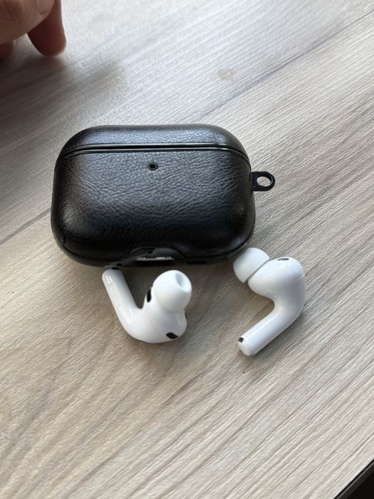 Продам Оригинальные Airpodss pro 3