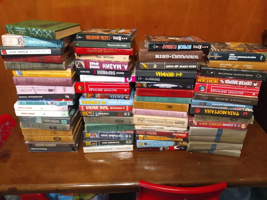 В книге разных жанров 110 штук