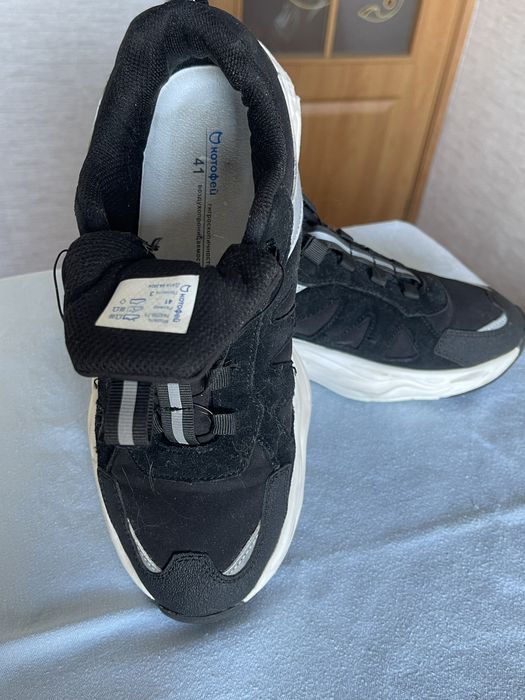 Кроссовки Котофей р-р 41