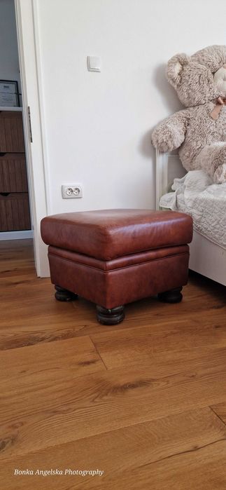 Кожена табуретка кафява