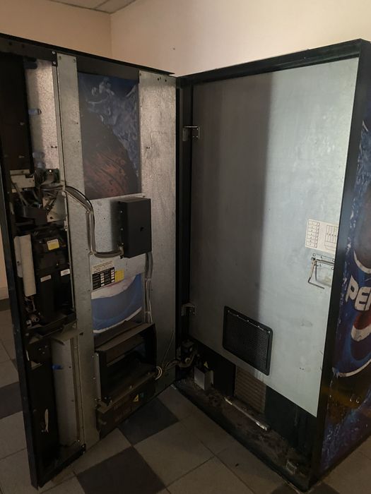 Вендинговый Холодильник раритет напитков