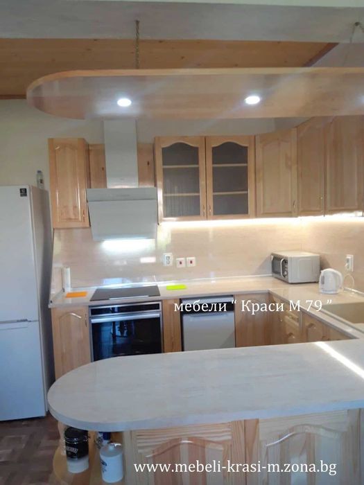 Кухни, витрини, библиотеки,секции,спални и детски от Масив по поръчка