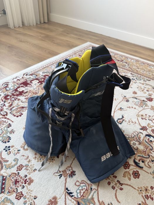 Продаю хоккейную экипировку