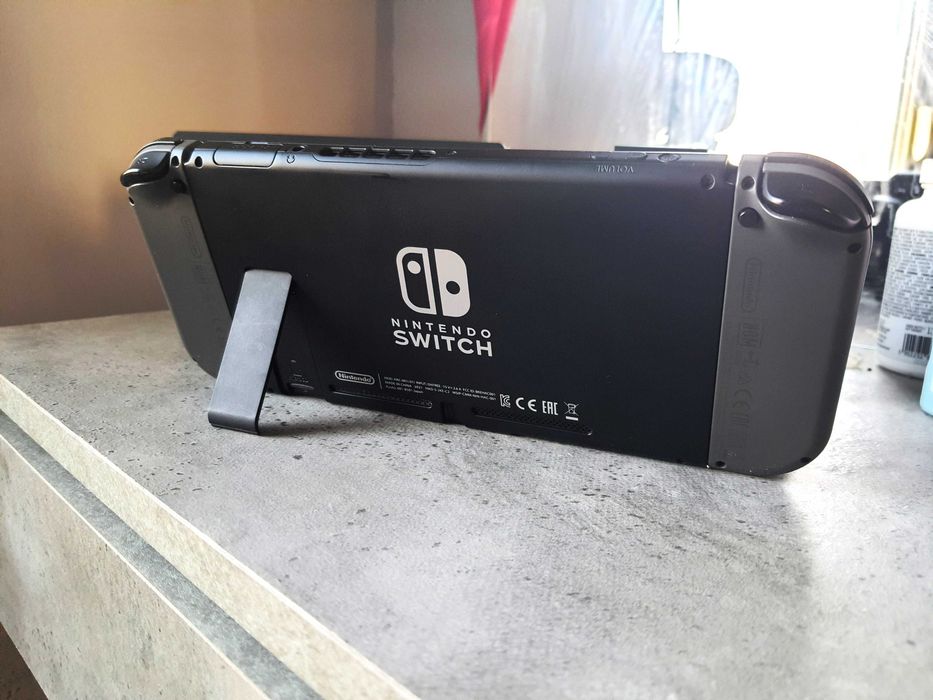 Nintendo Switch v2 - Добре запазена