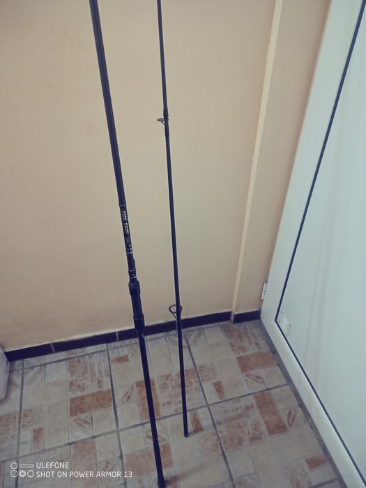 Карбонови въдици 3.60 перфектни на няколко риболова