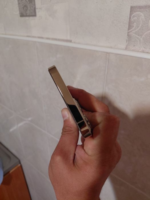 Продам айфон 13 про макс 256 гб