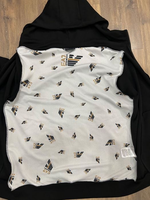 ОРИГИНАЛЕН екип Emporio Armani Exchange