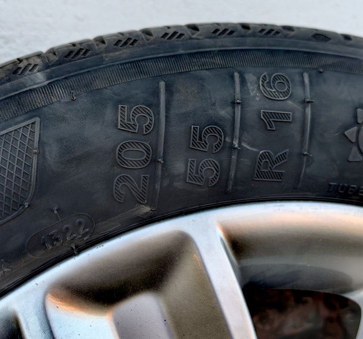 Комплект гуми с джанти 16  AUDI 5x100