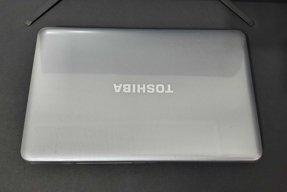 Ноутбук TOSHIBA Core i3