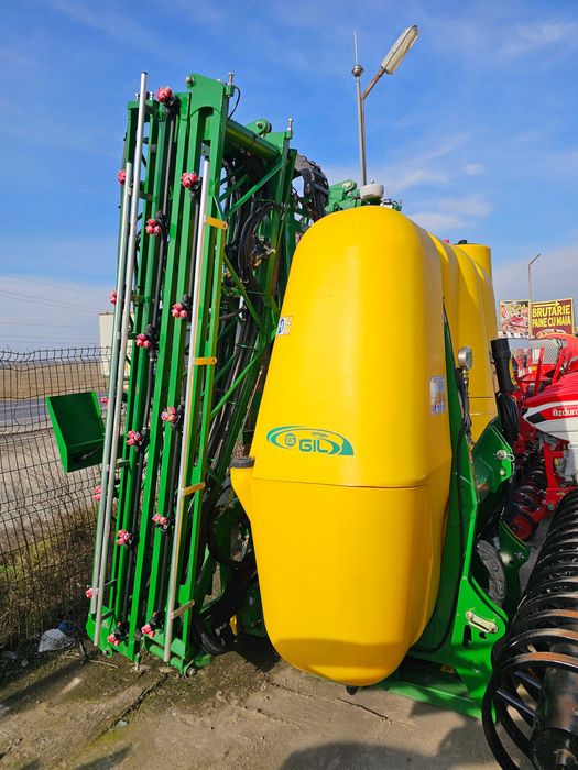 Aparat de erbicidat 2000 litri Gil Spania