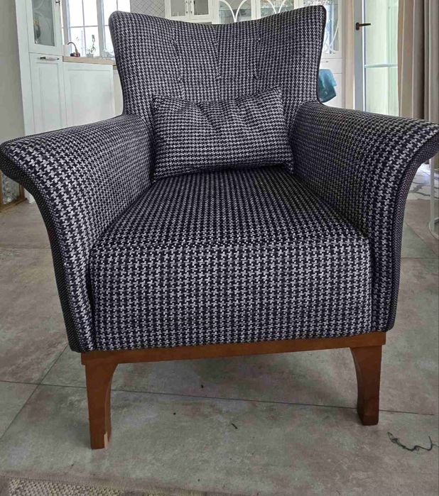 Два дивана и кресло на цената на един диван!