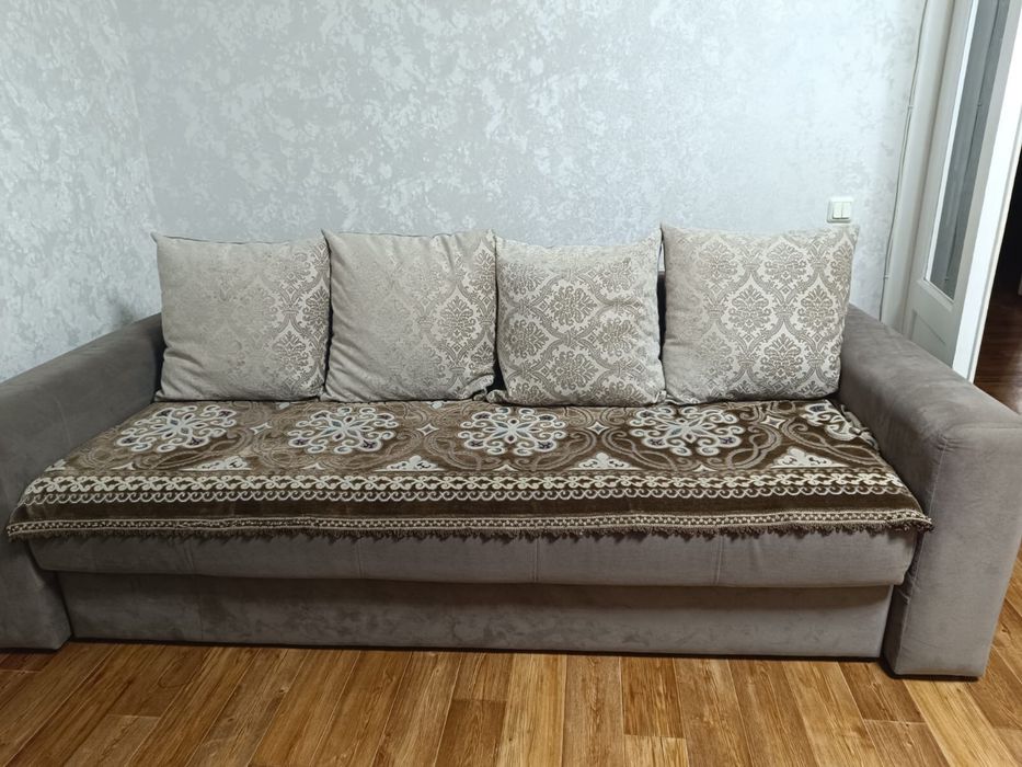 Продам диван 80000