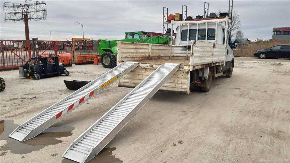 Rampe cu bordura din aluminiu 3,5m capacitate max 4580kg - Stoc Brasov
