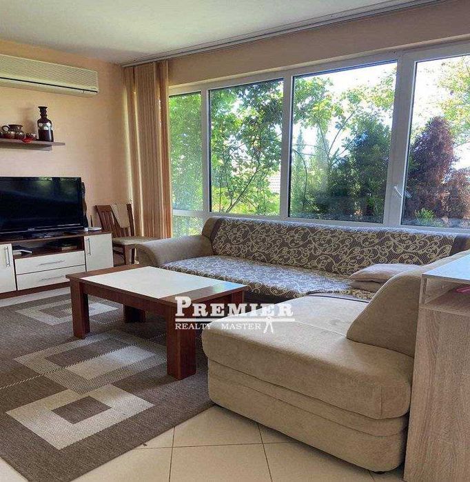 Предлагаме за продажба двуетажна къща в село Горица