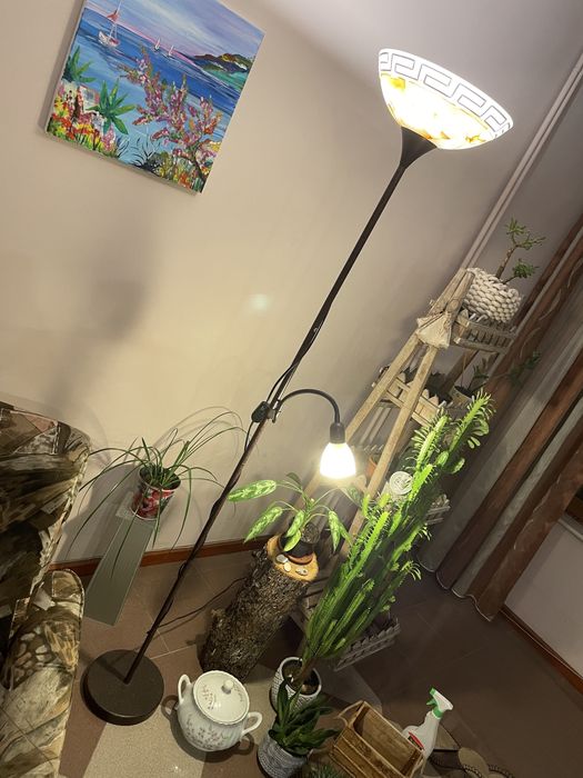 Лампа с регулиране на височината