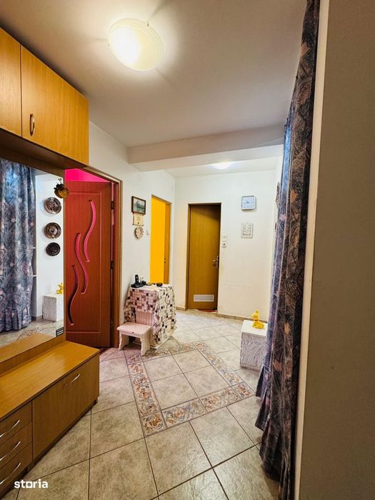Apartament cu 3 camere pe str. Aluminei langa Liceul Ortodox