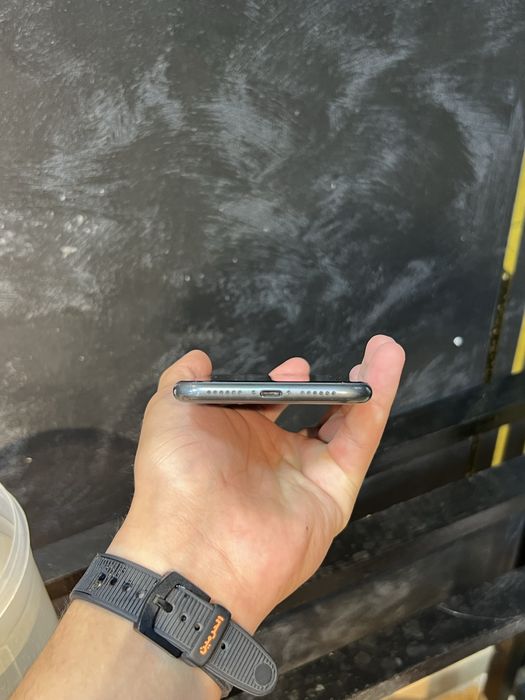 Iphone 11 rm/a qora