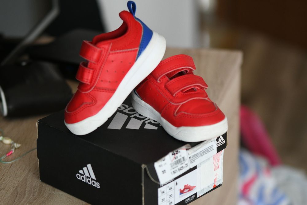 Детски маратонки Adidas. Естествена кожа