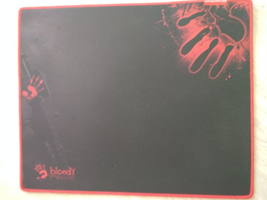 Продам игровой коврик Bloody B-080 Control