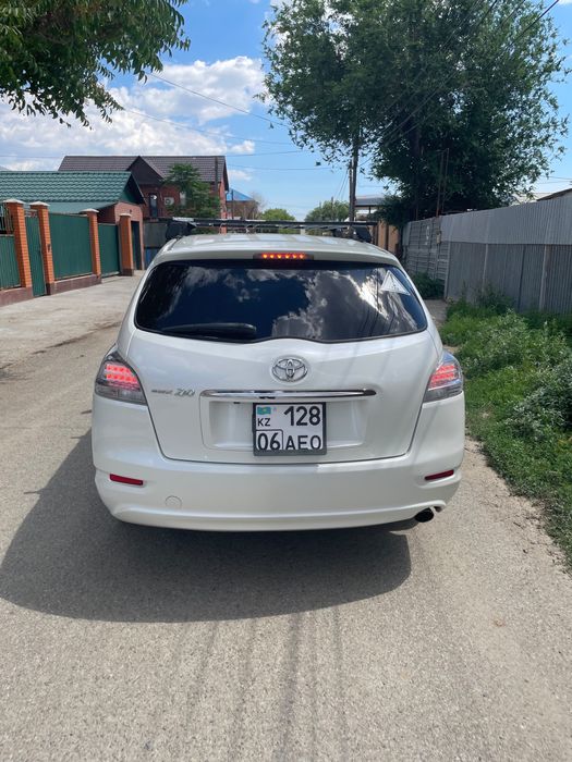 Продам Toyota Mark zio 2010 года