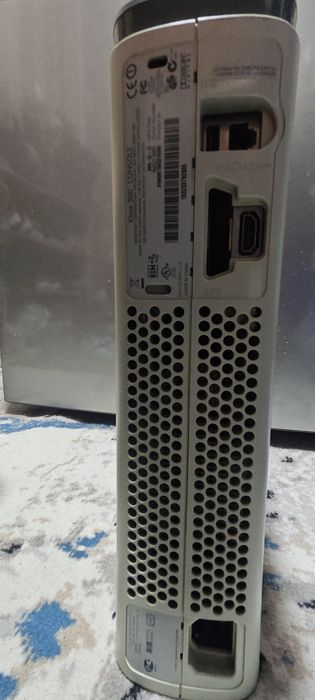 Продам Xbox 360 Jasper срочно